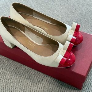 Salvatore Ferragamo Women's Cream and Red Bow Pumps